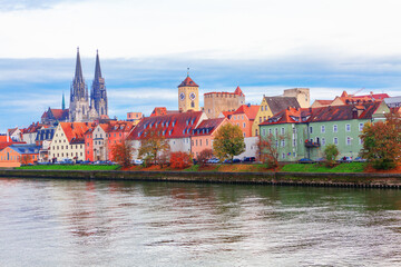 Obraz premium Old German Town situated at Danube riverside . Regensburg Bavaria Germany landscape . Saint Peter's Church and the Regensburg Town