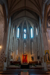 Fototapeta na wymiar interior de la bonita iglesia conventual de San Pablo en la ciudad de Valladolid, España