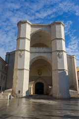 fachada de la bonita iglesia de San Benito el real en la ciudad de Valladolid, Espa&ntilde;a	