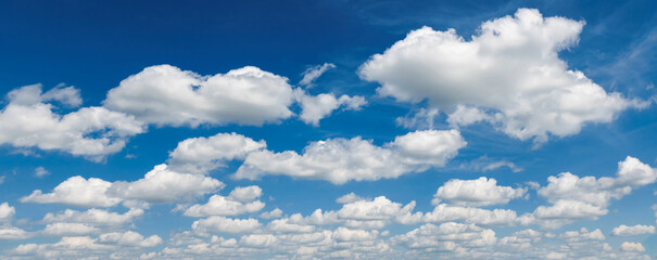 Fototapeta na wymiar blue sky with white cloudy