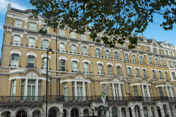 Fototapeta na wymiar London- View of upmarket Kensington townhouse mansion buildings