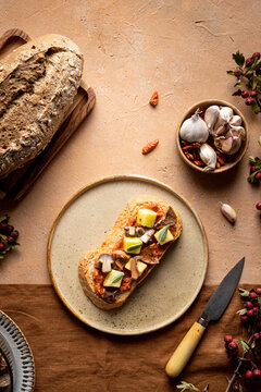 Toast with cheese and mushrooms