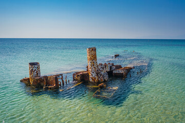 Naklejka premium Shipwreck in the Aegean sea in Halkidiki. Greece