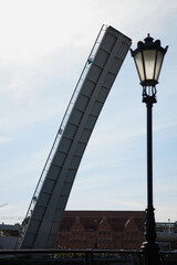 Obraz premium Fußgängerbrücke über die Mottlau