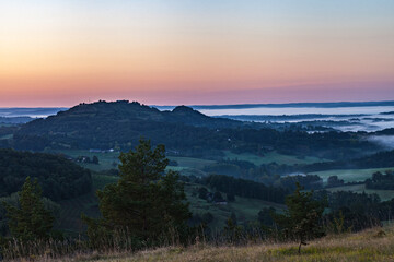 Ayen (Corrèze, France) - Lever de soleil sur l'Yssandonnais