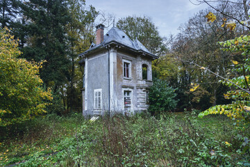 In Krisenzeiten stehen viele Immobilien zum Verkauf.	