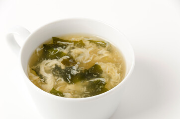 玉子とワカメの中華風スープ