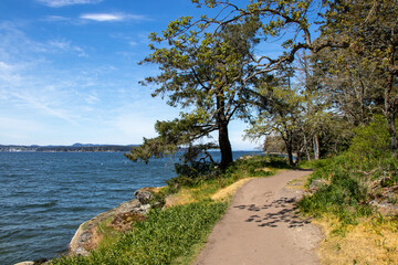 Fototapeta na wymiar path along the waterfront on a spring day in Nanaimo, British Columbia, Canada