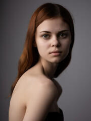 Fototapeta premium pretty woman posing fashion hairstyle attractive look