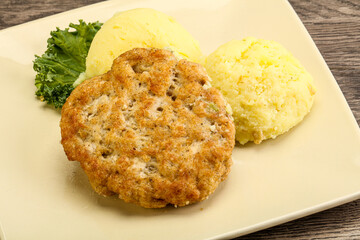 Chicken cutlet with mashed potato