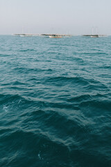 Obraz premium waves and blue sky