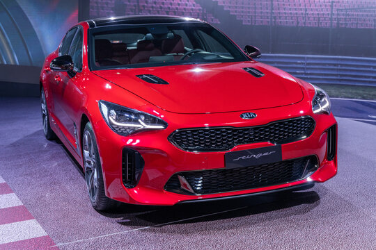 Car Kia Stinger Color Red