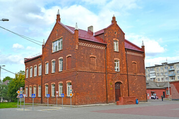 The building of secondary school No. 42 (the former public school for boys named after Pestalozzi,...