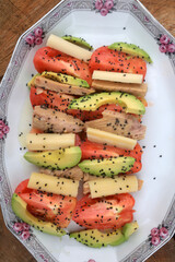 avocado tuna palmito and tomatoes salad