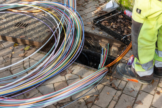Infrastrukturma&szlig;nahme Verlegung von Glasfaserleitungen f&uuml;r das schnelle Internet