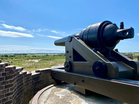 Savannah, Georgia: Fort Pulaski National Monument. American Civil War Fort, Confederate Army Surrendered Fort To Union After Rifled Cannon Siege. Brooke Rifled Cannon On The Terreplein.