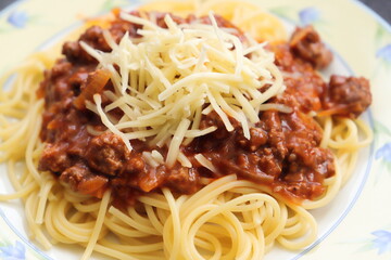 Spaghetti with Bolognese Sauce and Cheese 