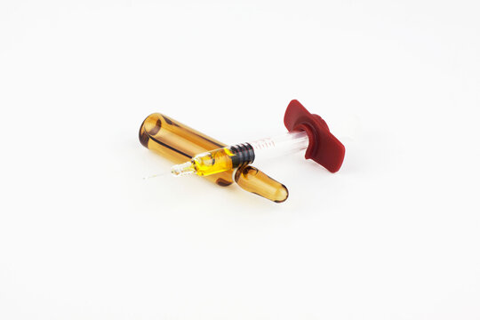 Seringe and vial of medicine