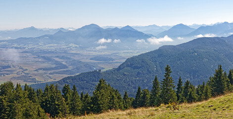 Fototapeta na wymiar Blick vom Gipfel des Hinteren Hoernles auf die Bayerischen Alpen, Bayern, Deutschland, Europa