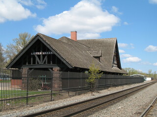 Fototapeta na wymiar Little Falls Train Station