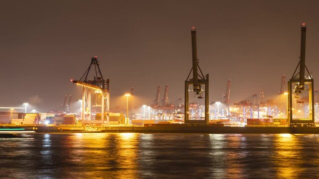 Time lapse, Hamburg, Germany (4k): harbor in the night