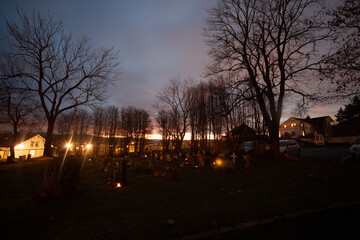 Obraz premium sunset in the graveyard, Lørenskog, Norway