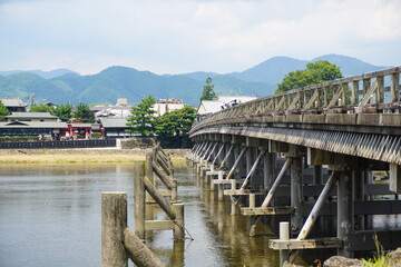 京都 有名観光地の嵐山 中之島から見た渡月橋