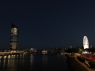 Fototapeta na wymiar Brisbane city skyline at night Australia 