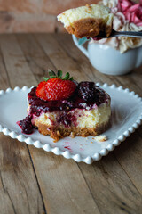cheesecake with strawberries