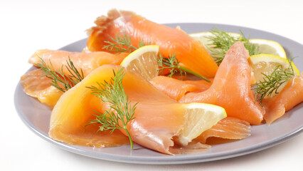 smoked salmon slice with lemon and dill