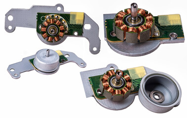 Small stepper motor with CDROM mechanism. 