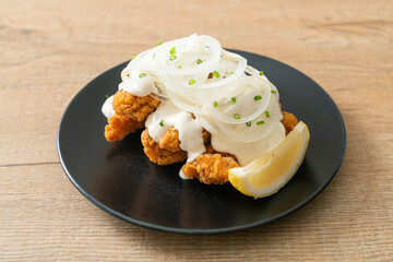 Snow Onion Chicken or Fried Chicken with Creamy Onions Sauce