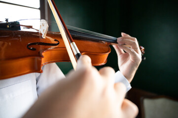 バイオリン教室などに使えそうなバイオリンのイメージ