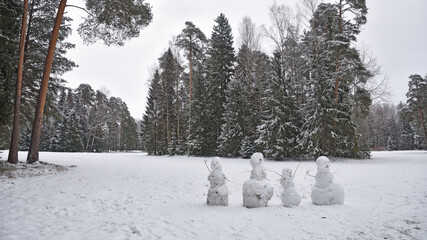 Children blinded snowmen.