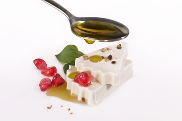 Fruto de oliva. Aceite de oliva virgen extra. Olivas en envero. Olivos y aceitunas en detalle y primer plano..