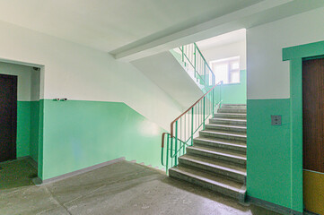 Obraz premium Russia, Moscow- May 04, 2020: interior public place, house entrance. doors, walls, staircase corridors