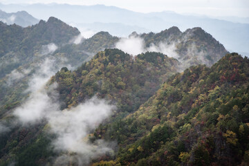 絶壁、岩場しかない両神山