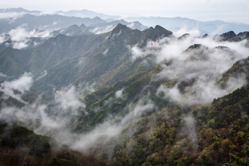絶壁、岩場しかない両神山