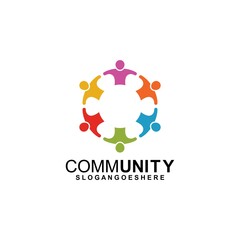 Obraz premium Community logo icon design with colorful people in a circular shape. Symbol of teamwork, solidarity human concept vector illustration, company branding, discussion forum, social network, team