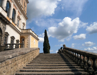 Caprarola scalinata di Villa Farnese con cipresso e cielo