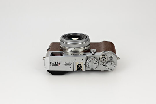 Fujifilm X100f editorial.  Illustrative photo for news about Fujifilm X100f - a digital compact camera with a fixed prime lens