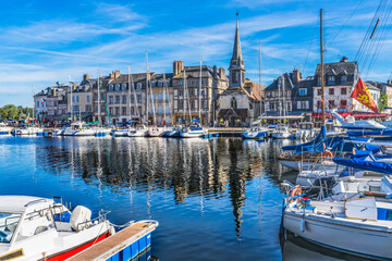 Fototapeta na wymiar Yachts Boats Waterfront Reflection Inner Harbor Honfluer France
