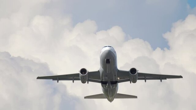 Airplane overhead flight