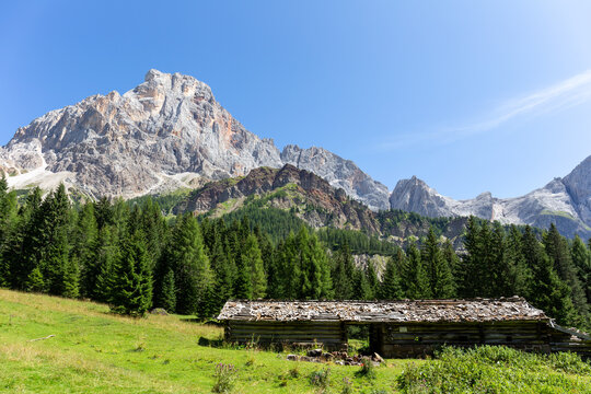 Malga Fosse di Sotto, Siror. Edificio abbandonato
