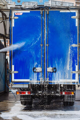 Fototapeta na wymiar Blue truck
