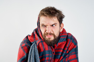 Obraz premium sick man took refuge betraying emotions discontent cold