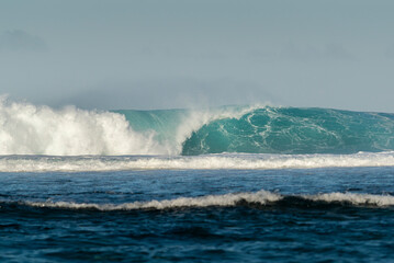 Vague déferlante sur les côtes du sud, Ile de La Réunion