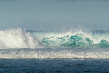 Vague déferlante sur les côtes du sud, Ile de La Réunion