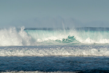 Vague déferlante sur les côtes du sud, Ile de La Réunion