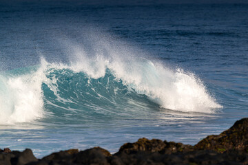 Vague déferlante sur les côtes du sud, Ile de La Réunion